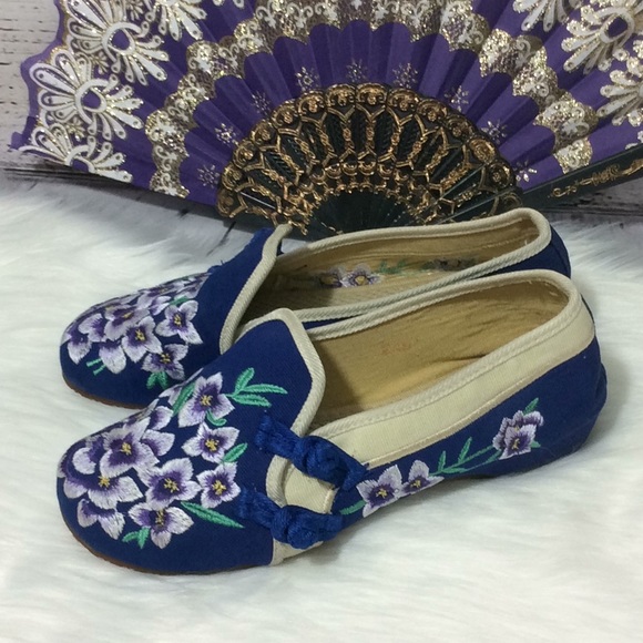 Vintage | Shoes | Asian Slip On Embroidered Shoes 39 | Poshmark